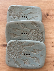 Keramická mýdlenka s ornamenty - (16)